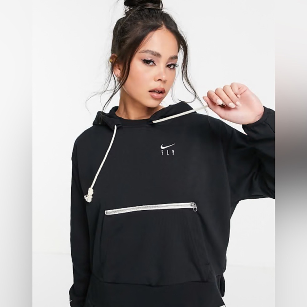 Nike Standard Issue Oversized Basketball Women's Black Hoodie